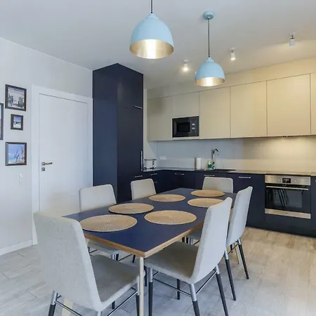 Unique Motlawa Riverbank Lejlighed