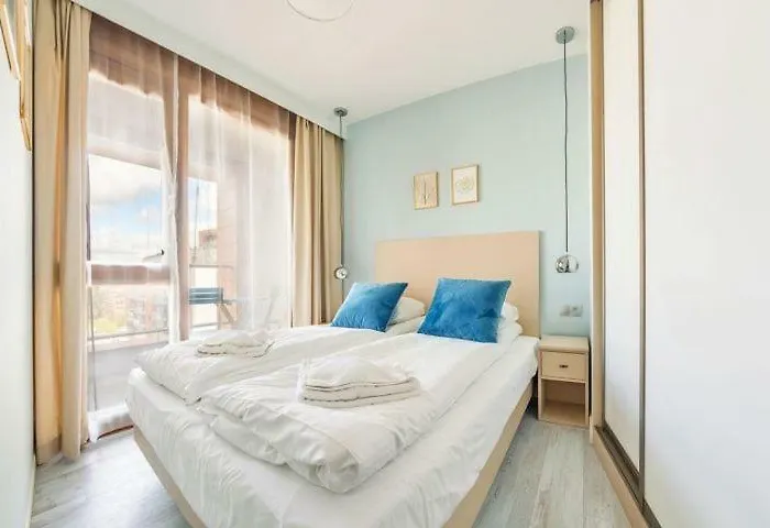 Unique Motlawa Riverbank