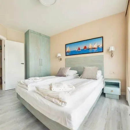 Unique Motlawa Riverbank