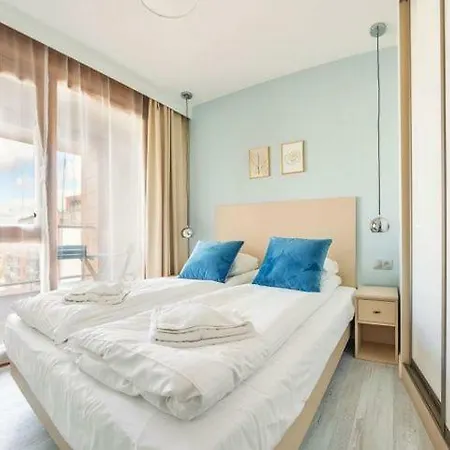 Unique Motlawa Riverbank